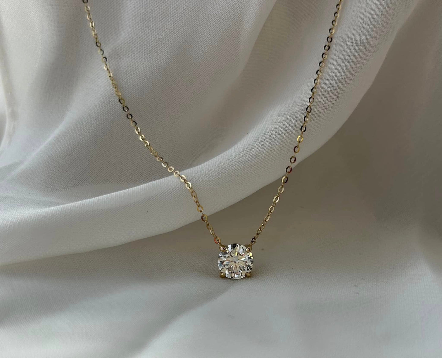 14K yellow or white gold 1ct round lab grown diamond necklace